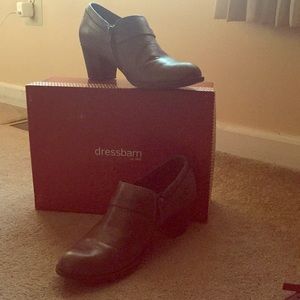 Dress Barn boots “Lorraine” Mushroom Size 8M